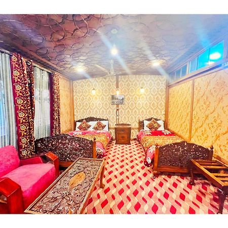 ホテル Mossess Group Of Houseboats Srīnagar エクステリア 写真