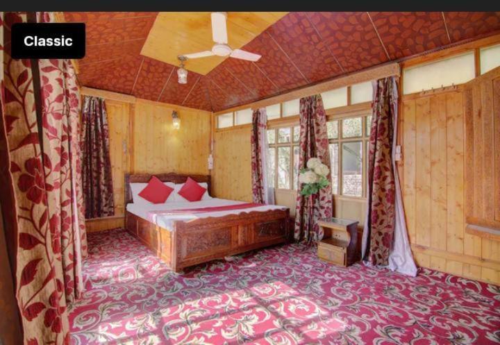 ホテル Mossess Group Of Houseboats Srīnagar エクステリア 写真