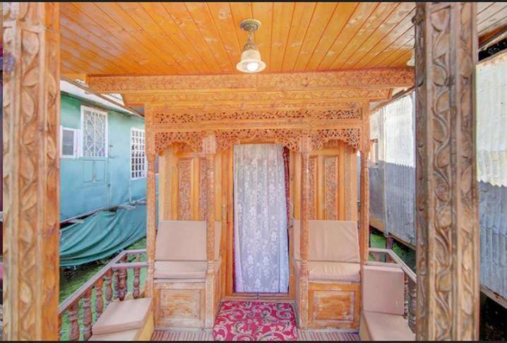 ホテル Mossess Group Of Houseboats Srīnagar エクステリア 写真