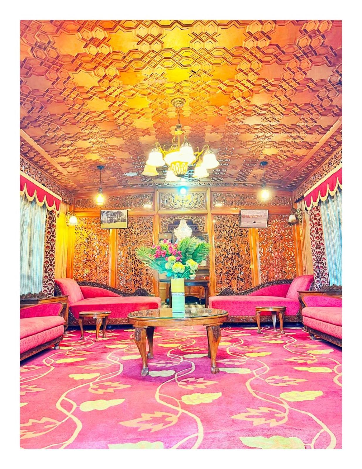 ホテル Mossess Group Of Houseboats Srīnagar エクステリア 写真